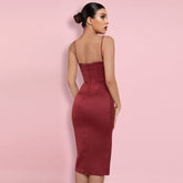 Ärmelloses, schlichtes, figurbetontes Overknee-Kleid mit Trägern